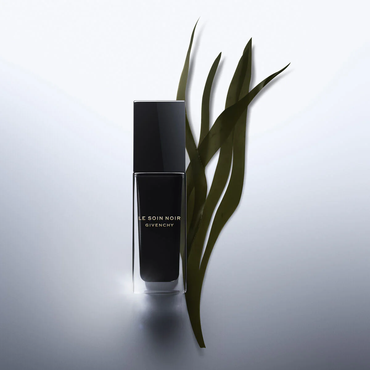 LE SOIN NOIR LIFTING SERUM - Image 3