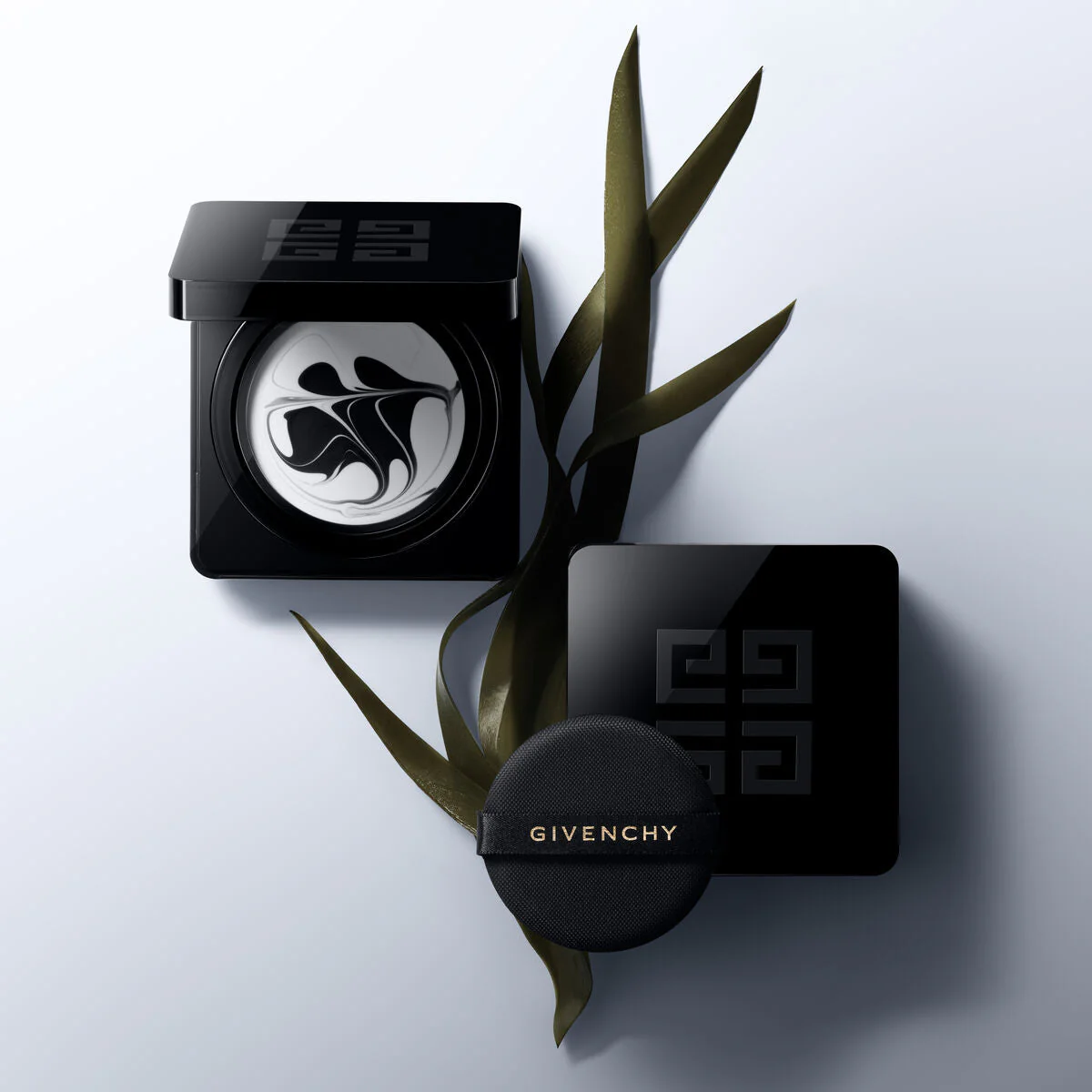 LE SOIN NOIR COMPACT CREAM - Image 6